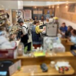 南風 - 店内風景（店の奥にある小上がり席より撮影。厨房内にいるのはマスターとRさん）