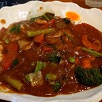 カレーアンドコーヒー・タイム - 海老とトマトと青野菜のカレー