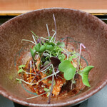 焼き鳥 幸羽 - ヨダレ鶏　マイクロハーブも力強い