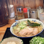 中華蕎麦 春馬 - 朝ラー（しょうゆ）730円に九条ねぎTP‼️あっご飯は半分ね