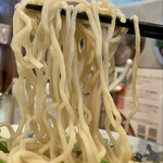 中華蕎麦 春馬 - 小麦香る中太麺をリフトUP⤴️