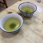 Itsusa Miyashiro - お茶　おかわり勧めてくださいます