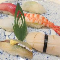 銀座 久兵衛 帝国ホテル大阪店 - 志野(さより・たいら貝、いか、えび、中トロ、ひらめ)