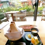 HOTEL THE MITSUI KYOTO a Luxury Collection Hotel & Spa - 夫はライトな朝食を選びました