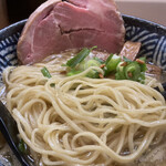 極麺 青二犀 - ぺろっと食べてしまう茹で加減バッチリの麺