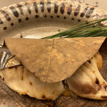 赤坂 菊乃井 - 昼懐石１５７３０円。鰆朴葉焼き。味噌幽庵に漬けた鰆を香ばしく焼き、柚子味噌を敷いた朴葉で包み、仕上げたものです。肉厚の鰆が良かったです（╹◡╹）