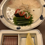 赤坂 菊乃井 - 昼懐石１５７３０円。てっさ。噛むほどに味の出る天然トラフグは、二段引きの包丁技も冴えています（╹◡╹）（╹◡╹）