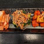 韓国 屋台式居酒屋 クニャンポチャ - キムチ盛り合わせ