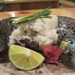 日本料理 たかむら - ハモの湯引き　自家製の梅肉と