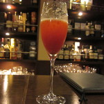 生のいちごとシャンパンのカクテル★