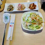 Yakiniku Kemmei - セットの小鉢のサラダ