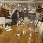 カレーの多か喜家 - オープン同時に入店したのに、先客は既に2人