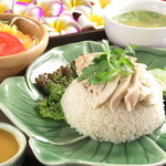 タイ政府公認 タイ料理 アロイチンチン - 