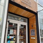 BREWEDBASE - お店の入り口