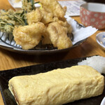 ぶんぶん - ふわふわ玉子焼き 480円、鶏ささみの天ぷら 780円。