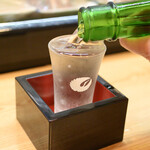 寿司・うなぎ 羽子吾 - 冷酒の提供は升かグラスが選べます