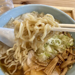 中華そば 肴 yamago - 酒田ワンタンメン 麺アップ