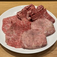 ビーフキッチン 渋谷店 - 牛タン、特上ハラミ、リブ芯