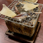 圭助 - お通し（炙り焼き）