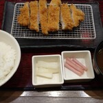 Shinjuku Saboten - 熟成三元麦豚ロースかつ御膳(110g)(税込1,408円)