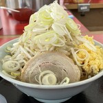 ラーメン もっけだの - 『ラーメン普通ニンニク野菜マシマシ+ネギ』