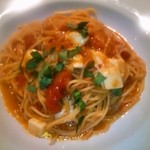 アロッサ - 2013.5　バジルとモッツァレラ、トマトソースパスタ