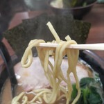 横浜ラーメン 真砂家 - 麺リフト♪