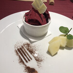 おいしい料理とワインのお店 Sole - りんごを添えてお洒落に出して下さいます。