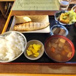 Suzuya Shokudou - サービスランチは鯖の焼き魚　揚げ出し豆腐付き