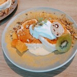 ALL DAY CAFE & DINING The Blue Bell - イエローパンケーキ1,600円