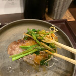 鳥田中 - 七谷鴨とセリの黄身和え、セリ箸上げ