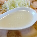 喜一 - 鶏ガラベースの繊細なsioスープ