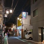 WAGYU YAKINIKU IBUSANA - 松屋の向かい、セブンイレブンの手前にある