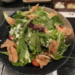 とり焼き 鶏料理 かしわ - 皮パリサラダ