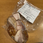 中華蕎麦 とみ田 - 「お土産切り落としチャーシュー（TOKYO-X）」600円