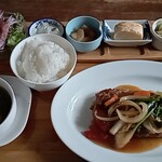 エルヴィス - 料理写真:本日のサービスメニューより、照り焼きあんかけハンバーグ(980円)