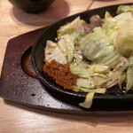 3150てっぱん - 溜まった脂に辛味噌