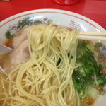 大栄ラーメン - 麺。