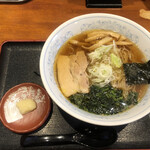 Ramen Hinaitei - おろしにんにく。無料。