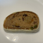 ナッシュカッツェ - マジパン入の本格的シュトレン。でも熟成させる必要はなく、早く食べたほうが美味しいとのこと。