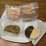 ナッシュカッツェ - ネコモチーフなのがすき。