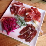 富士屋本店 ダイニングバー - 生ハム３種盛り合わせ（８５０円）２０１３年５月