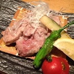 mu-MU - 豚肉の塩麹なんてらなんだけど、臭かった。ときおり赤い血がみえた。