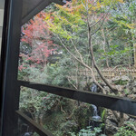 札幌 かに本家 - 紅葉の見える部屋