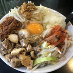 一麺惚 守護神 - 料理写真:まぜそば中盛(税込950円)