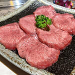 焼肉ホルモン はなうし - ＊特上タン塩（¥2,600）