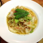 富士屋本店 ダイニングバー - 桜エビとキャベツのペペロンチーノ炒め（７００円）パスタプラス（＋１００円）２０１３年５月