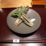 神保町 傳 - 山菜こしあぶらの天ぷら