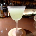 BAR Too - テイク・ファイブ。ウォッカとシャルトリューズ、ライムを効かせた甘酸っぱいカクテル