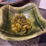 博多華味鳥 天神西通り店 - ご飯と共に出された辛子高菜漬け